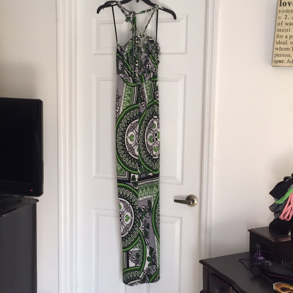 Dress - Picture 2 of 4